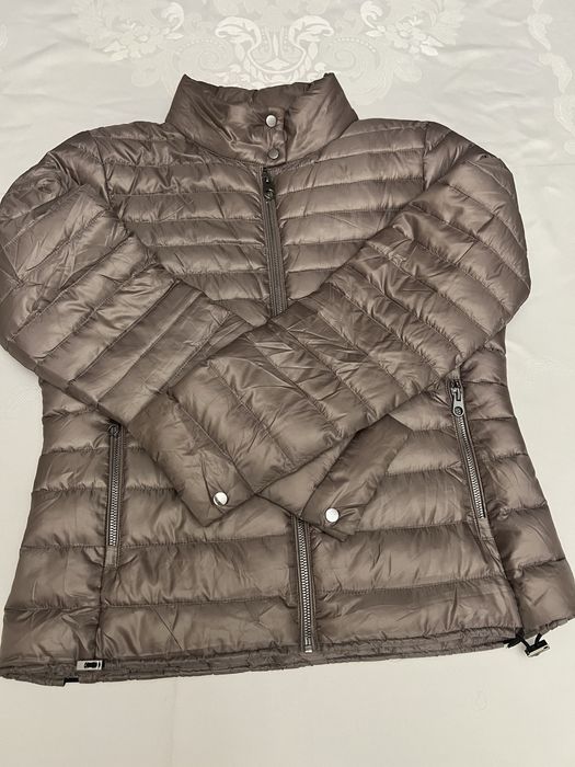 Лёгкая куртка Mango.