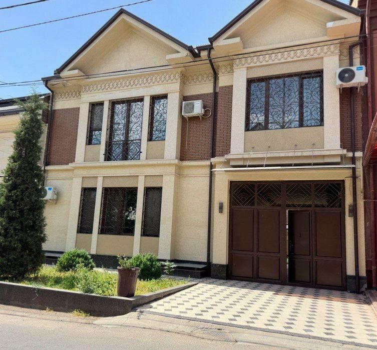 Sotiladi Евро Дом Яккасарай в Центре махаля  Бог Сарай 3 уровня