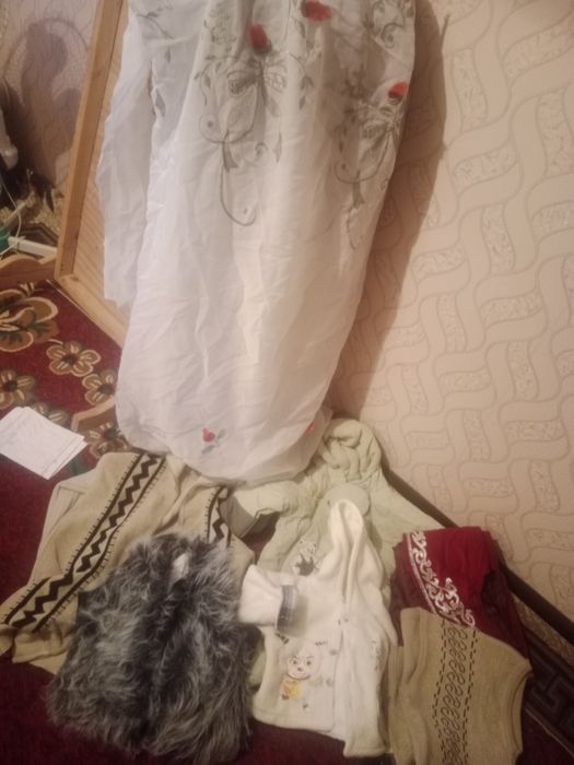 Бесплатно отдам штор вещи