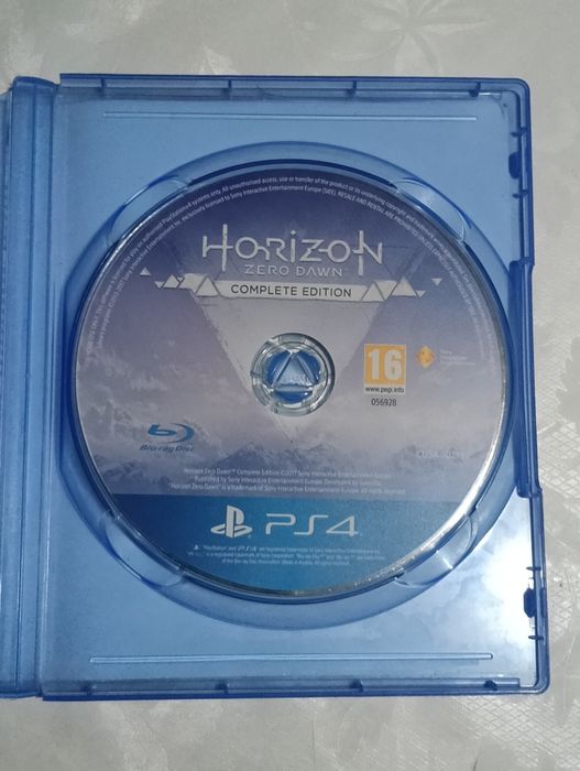 Диск/игра на ps4 "Horizon Zero dawn"