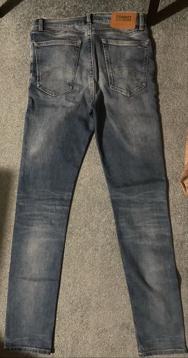 Blugi Tommy Jeans cu eticheta