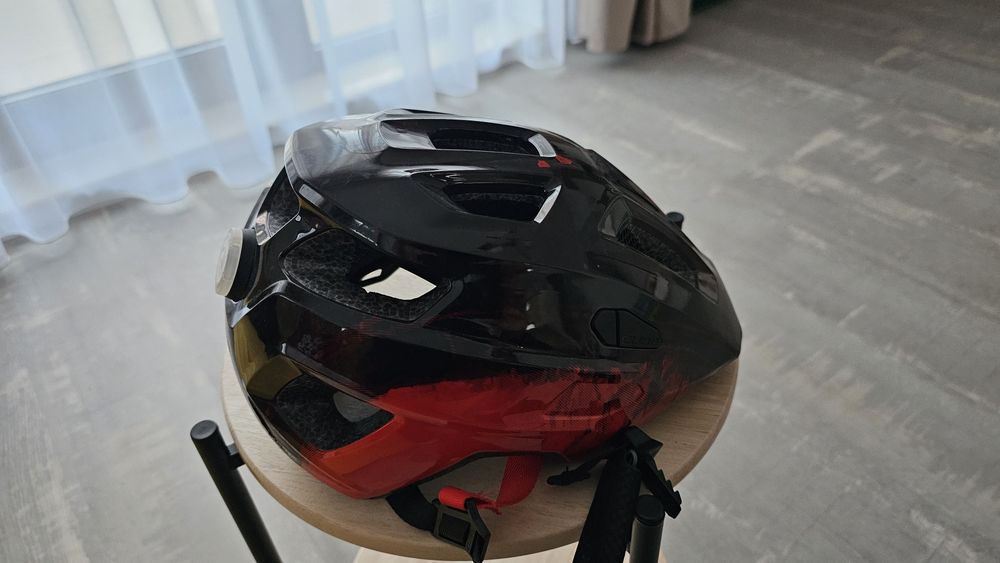 Casca pentru copii CUBE Talok Black Red 46-51 cm