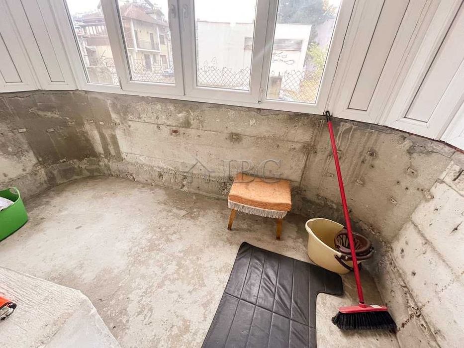 Продава се Къща в Русе, Басарбово - 270 кв.м за 1112 €/кв.м - Снимка #4