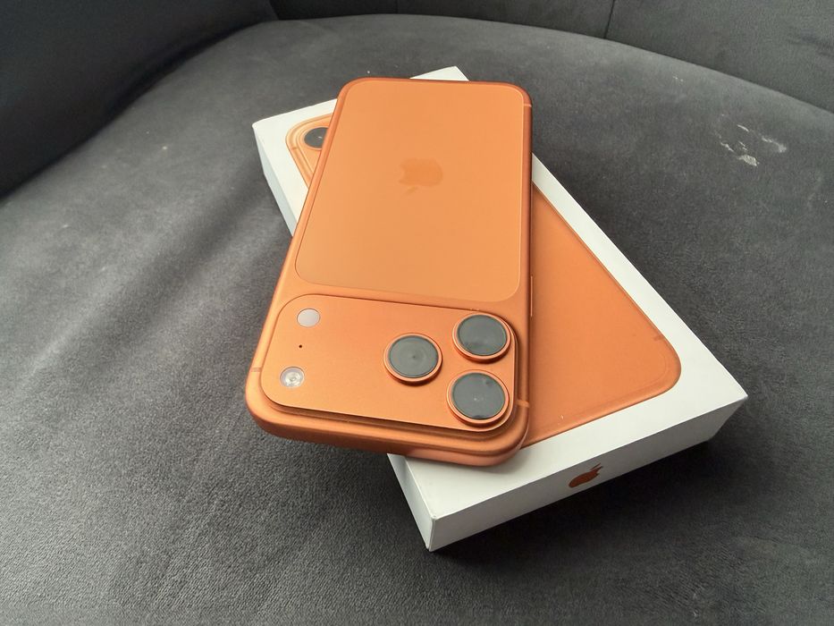 Apple Iphone 17 Pro Max  , Portocaliu , 256GB , Impecabil , Ca nou.