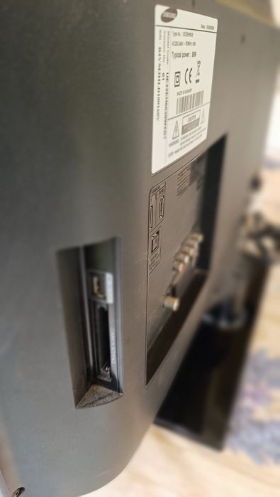 Телевизор samsung LCD 32 инча