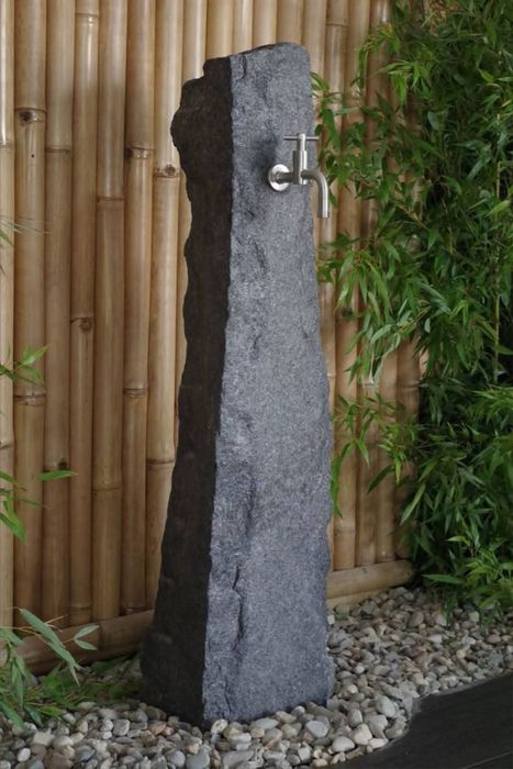 Градинска чешма от естествен камък