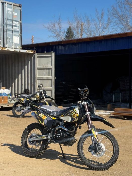 Продаётся эндуро мотоцикл 300 и 250куб