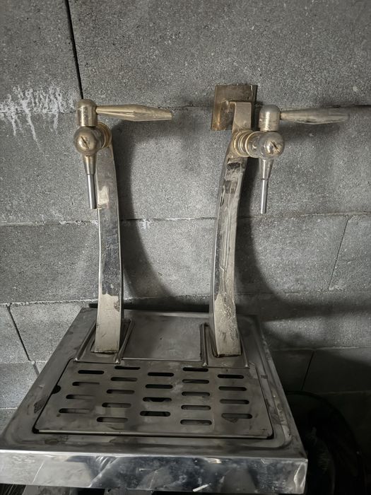 Dozator de bere dublu