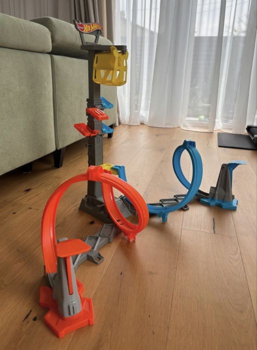 Jucarie traseu hot wheels