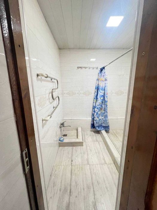 Келесда срочно хамма шароитлари бор тайёр уй сотилади!