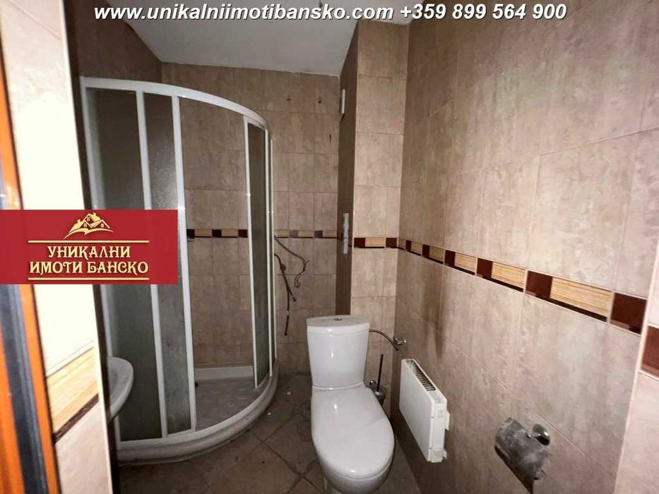 Тристаен апартамент  в обикновена жилищна сграда