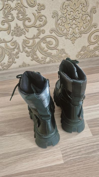 Продам зимние сапоги