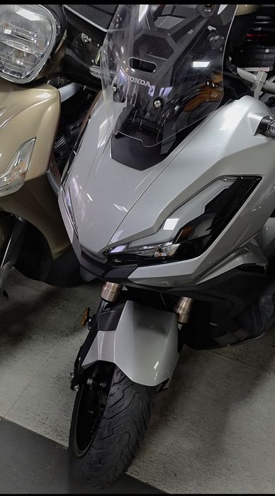 Honda - Adv - 350