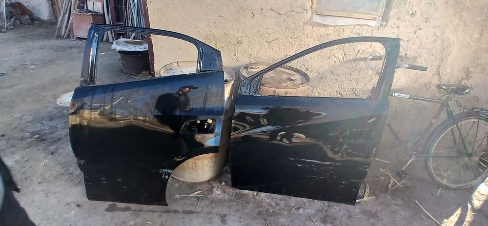 Byd seugell chap oldi va orqa eshik