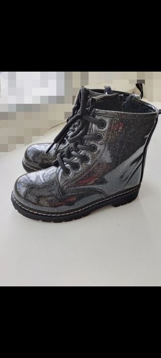 Продам демисезонные ботинки на девочку