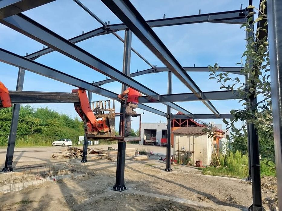 Vând structură metalică stație ITP.