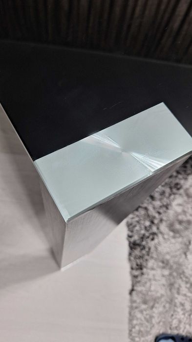 Трапезна маса - стъклена