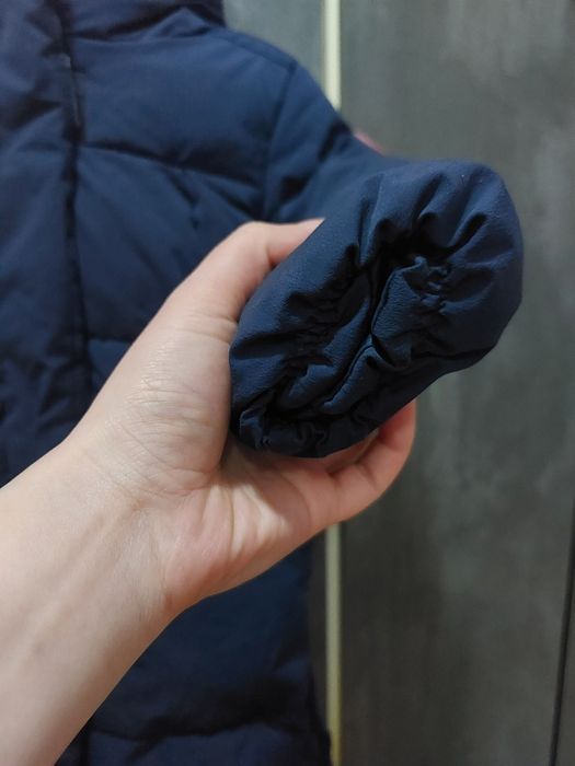 Geaca fetite C&A ,marime 110 ,lungă, foarte groasa