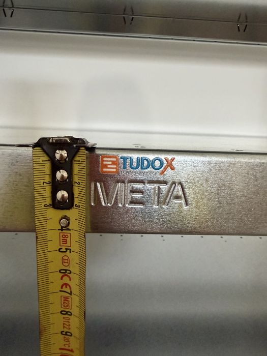 Rafturi pentru scule