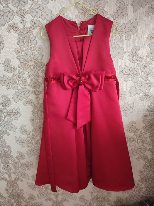 Продам вечернее платье для девочки