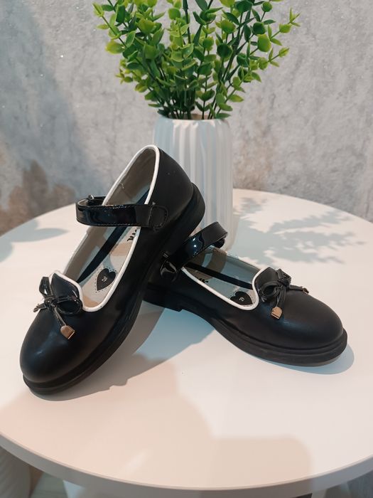 Продам туфли для девочки