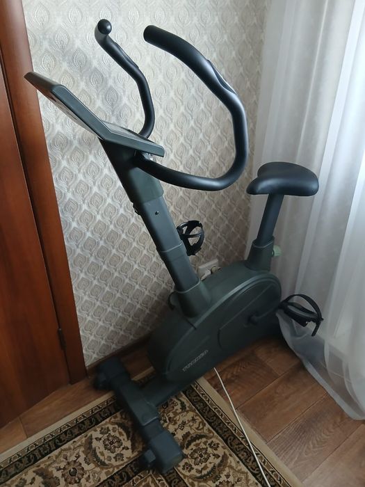 Велотренажер Торнео, в отличном состоянии.