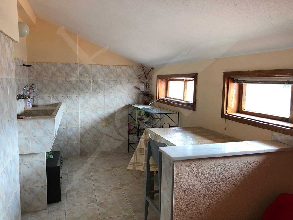 Дава се под наем Едностаен апартамент в Варна, Цветен квартал - 20 кв.м за 150 € - Снимка #1