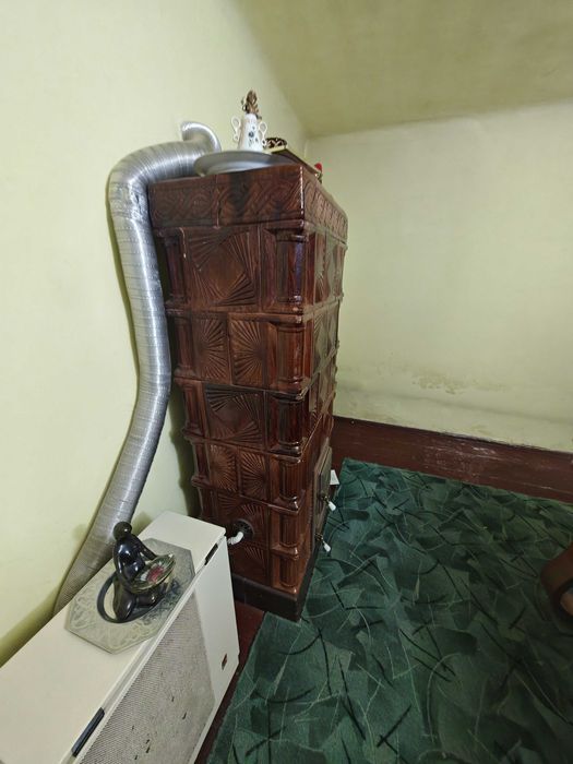 Sobă de teracotă frumoasă, decorativă, demontată