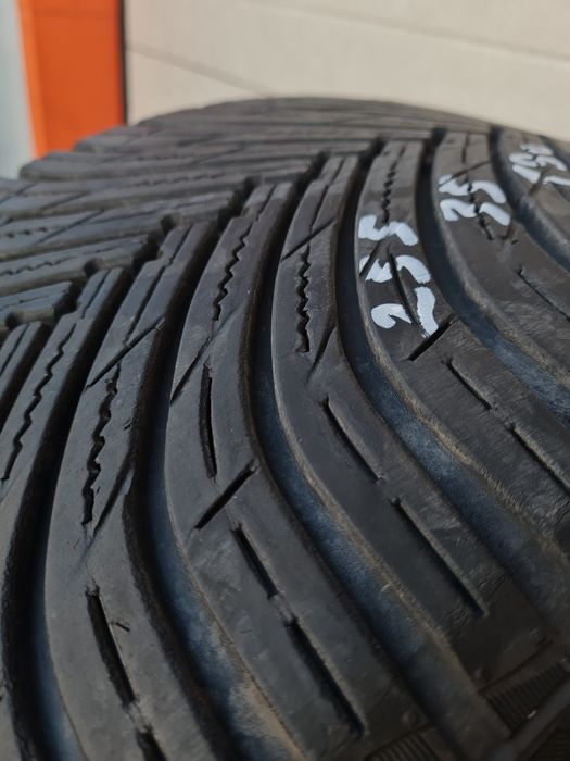 Всесезонни гуми 2 броя MAXXIS Premitra AllSeason AP3 255 35 R19 дот 3923