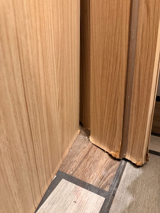 Врата за баня естествен фурнир