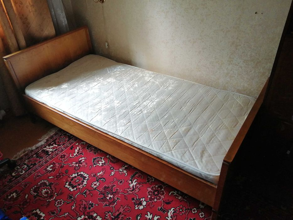 Продам матрас размер 190х90 отличное состояние цена 5000 тенге