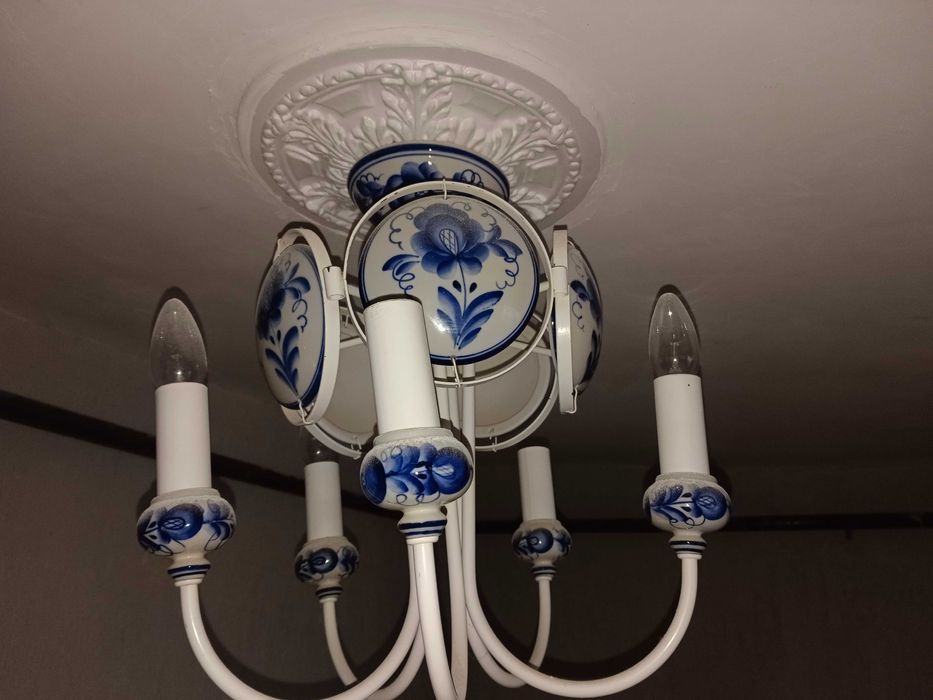 Люстра в идеальном состоянии