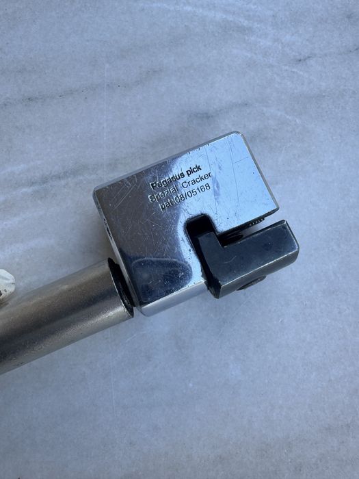 Dispozitiv pt reparatie usi