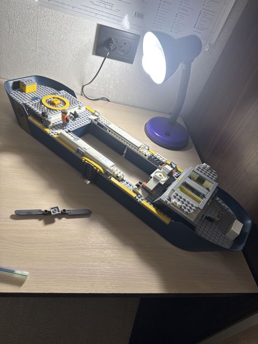 Лего игрушки . Б/у . Очень много