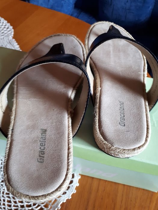 Уникални дамски чехли-нови