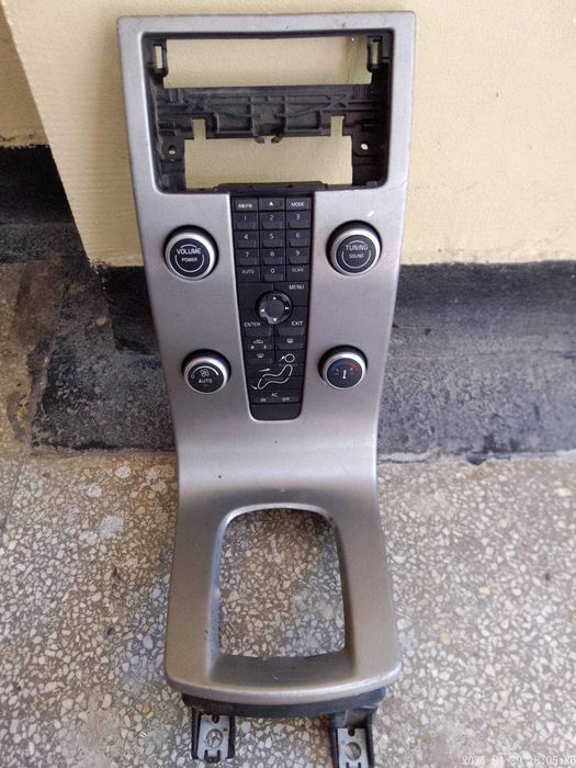 Централна Конзола(панел) Волво S40