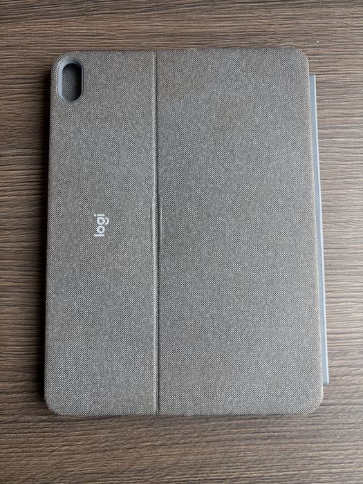 Logitech Combo Touch compatibil cu iPad Air 4/5