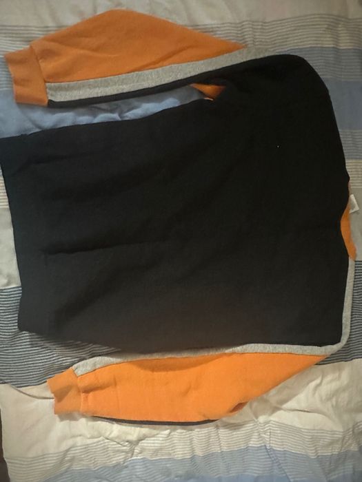 Суитшърт и блуза