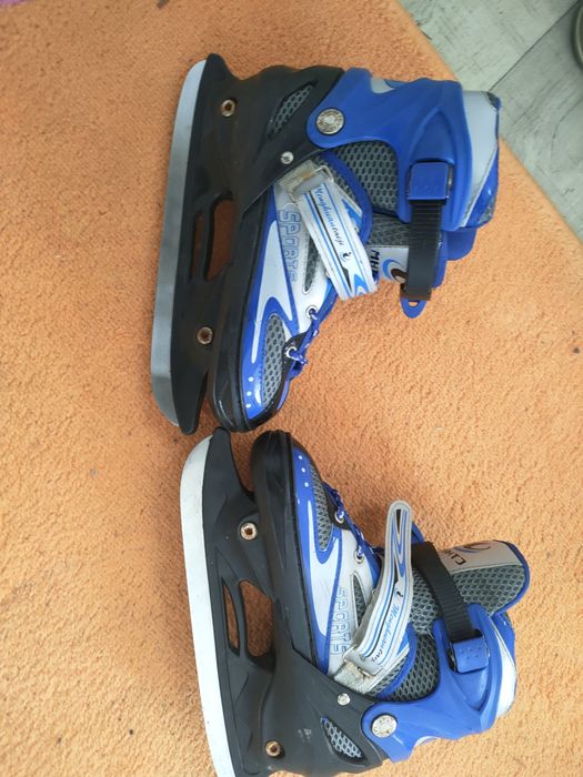 Продам коньки ..