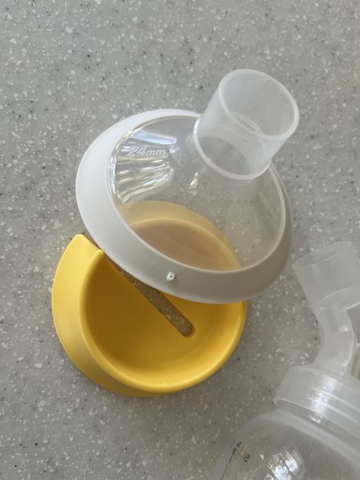 Ручной молокоотсос medela