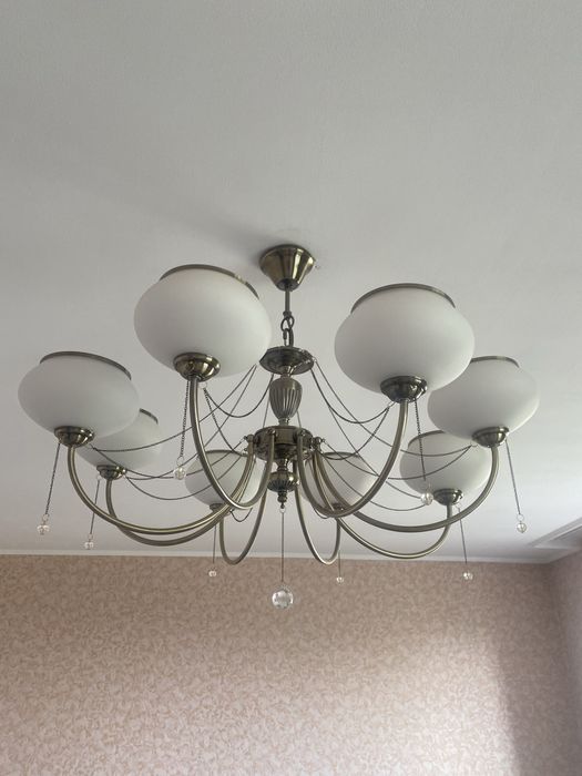 Продается люстра большого размера