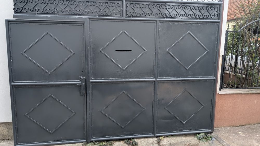 Poarta auto ai pietonala