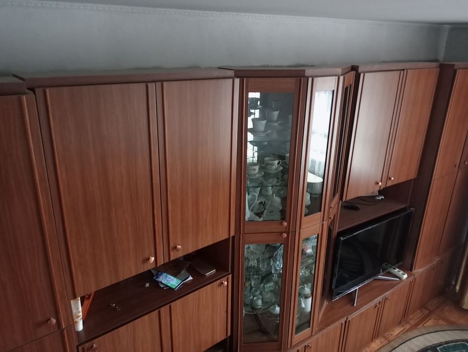 Продам Стенку в зал