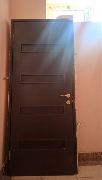Продается двери.