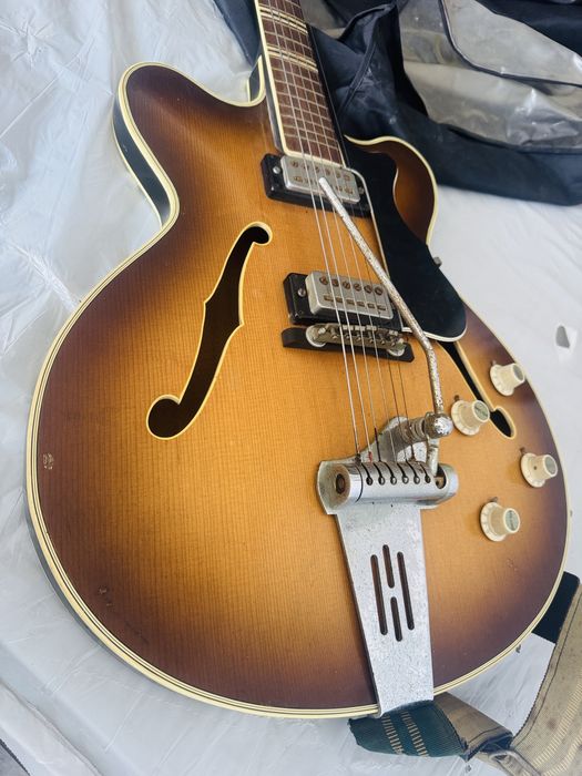 Винтидж електрическа китара Hofner Verythin hollou body ARCHTOP
