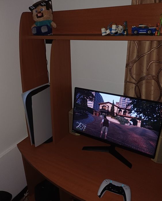 Vând PlayStation 5 in stare perfecta + un cont în valoare de 1700 lei! Sau schimb cu un PC cu performanțe asemănătoare