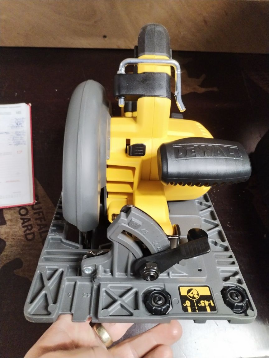 Circualar Dewalt Nou Xr Flex Volt Falticeni • Olx Ro