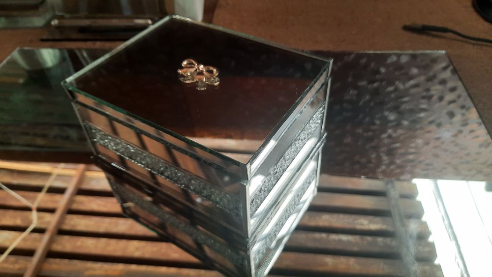 Шкатулка зеркальная для ювелирных изделий