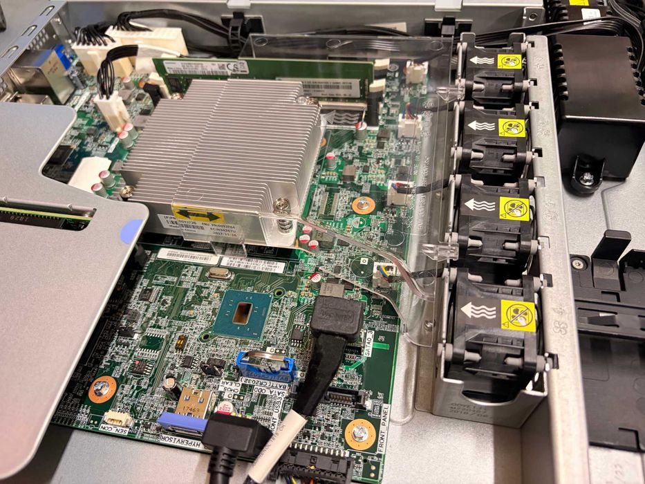 Сървър Lenovo x3250 M6 E3-1230 v6 3.90GHz, 8GB DDR4, Proxmox, TrueNAS