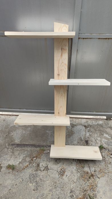Дървени етажерки
